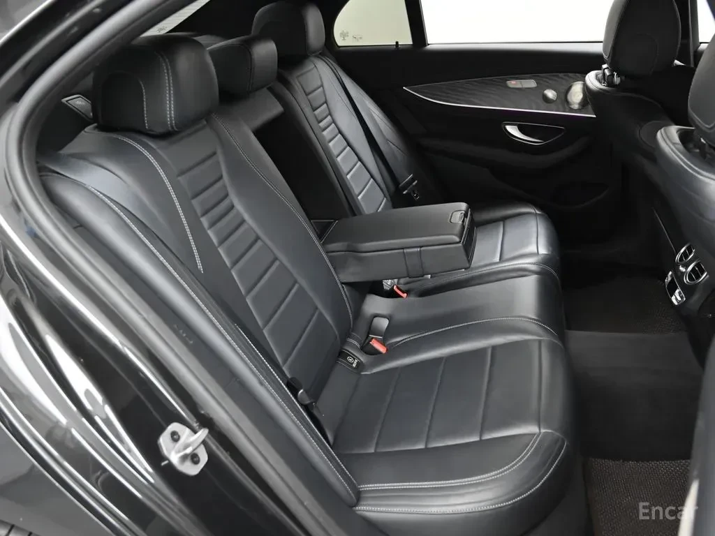 Mercedes-Benz E 350 AMG* LINE* 4MATIC* BURMESTER* 360КАМЕРА* LANE* ASS, снимка 15 - Автомобили и джипове - 55801590