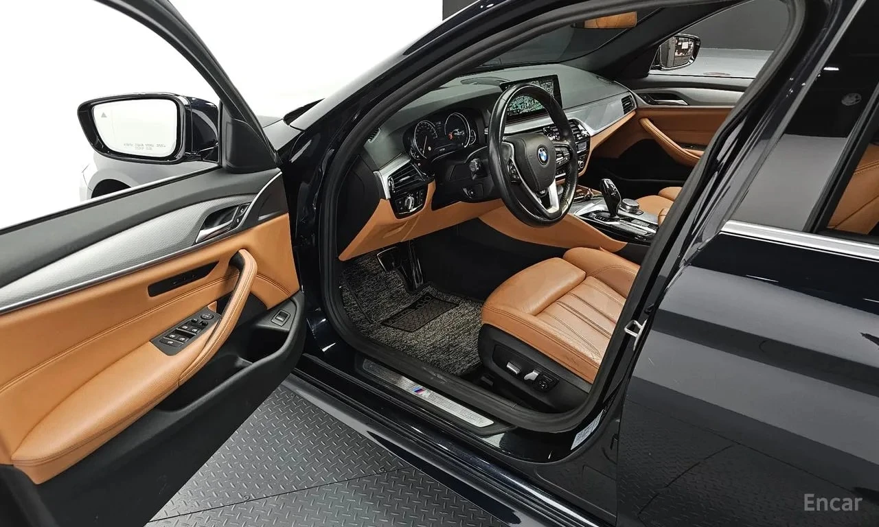 BMW 520 XDRIVE20D * M SPORT* ФИКСИРАНА ЦЕНА ДО БЪЛГАРИЯ*  , снимка 5 - Автомобили и джипове - 56083426
