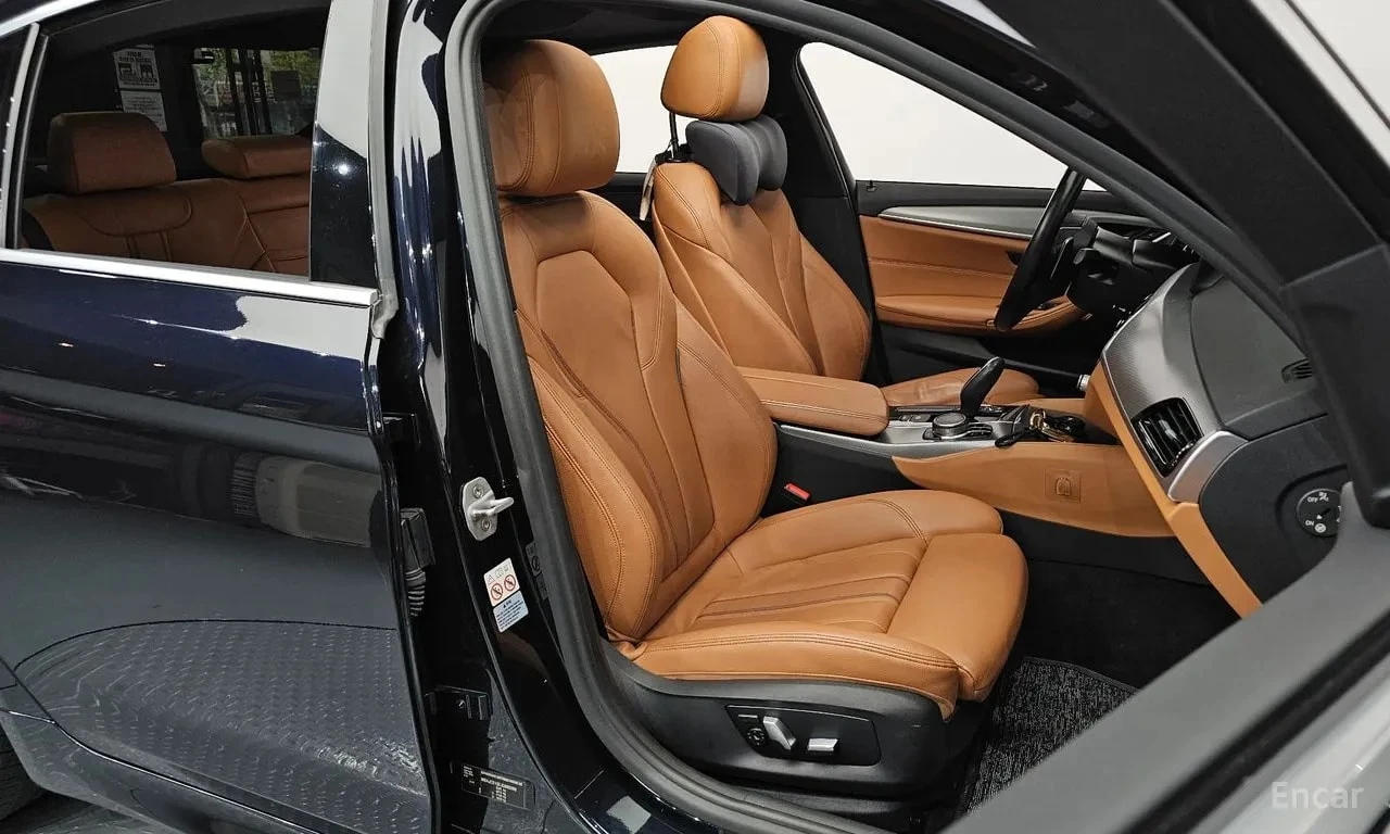 BMW 520 XDRIVE20D * M SPORT* ФИКСИРАНА ЦЕНА ДО БЪЛГАРИЯ*  , снимка 11 - Автомобили и джипове - 56083426