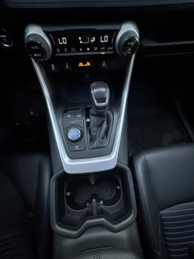 Toyota Rav4 XSE Hybrid, снимка 12
