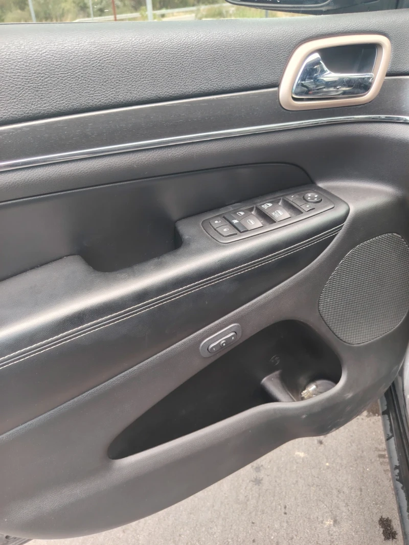 Jeep Grand cherokee Limited, снимка 9 - Автомобили и джипове - 51408194