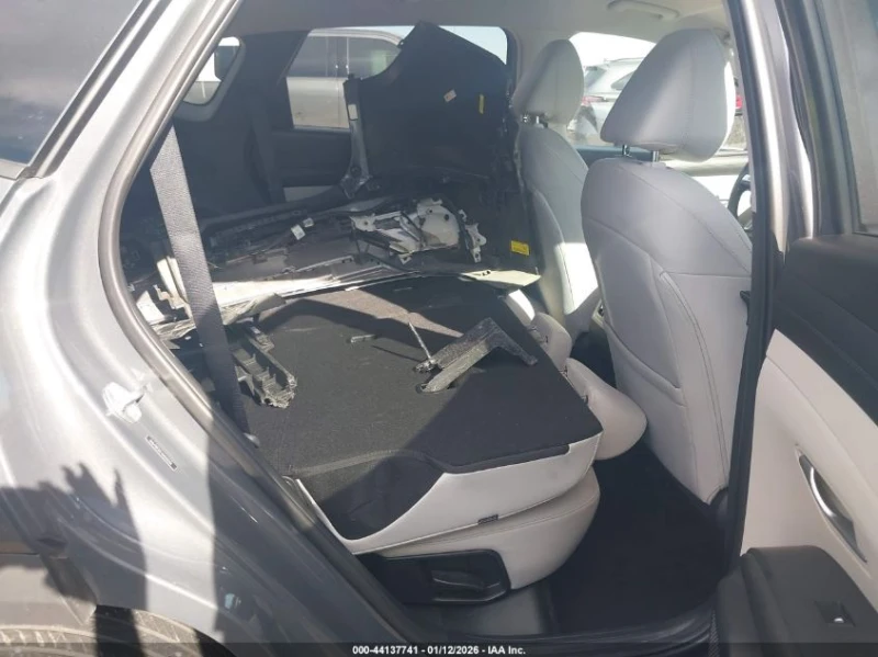 Hyundai Tucson 2.5L I-4 DI, DOHC, VVT, 187HP All Wheel Drive, снимка 13 - Автомобили и джипове - 53113102