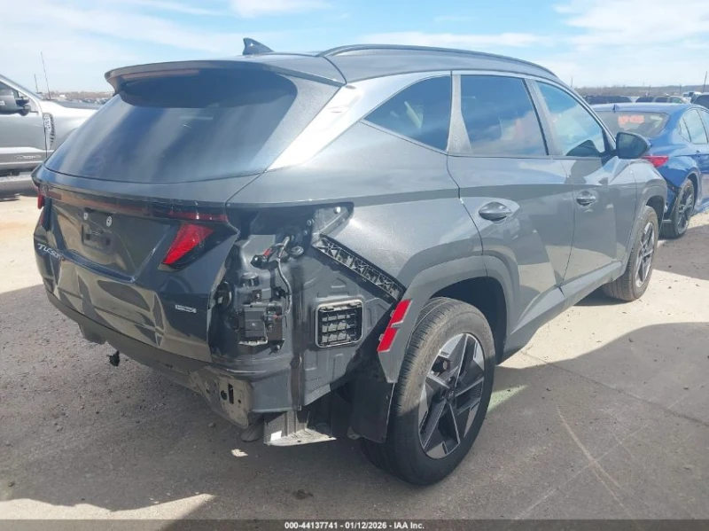 Hyundai Tucson 2.5L I-4 DI, DOHC, VVT, 187HP All Wheel Drive, снимка 9 - Автомобили и джипове - 53113102