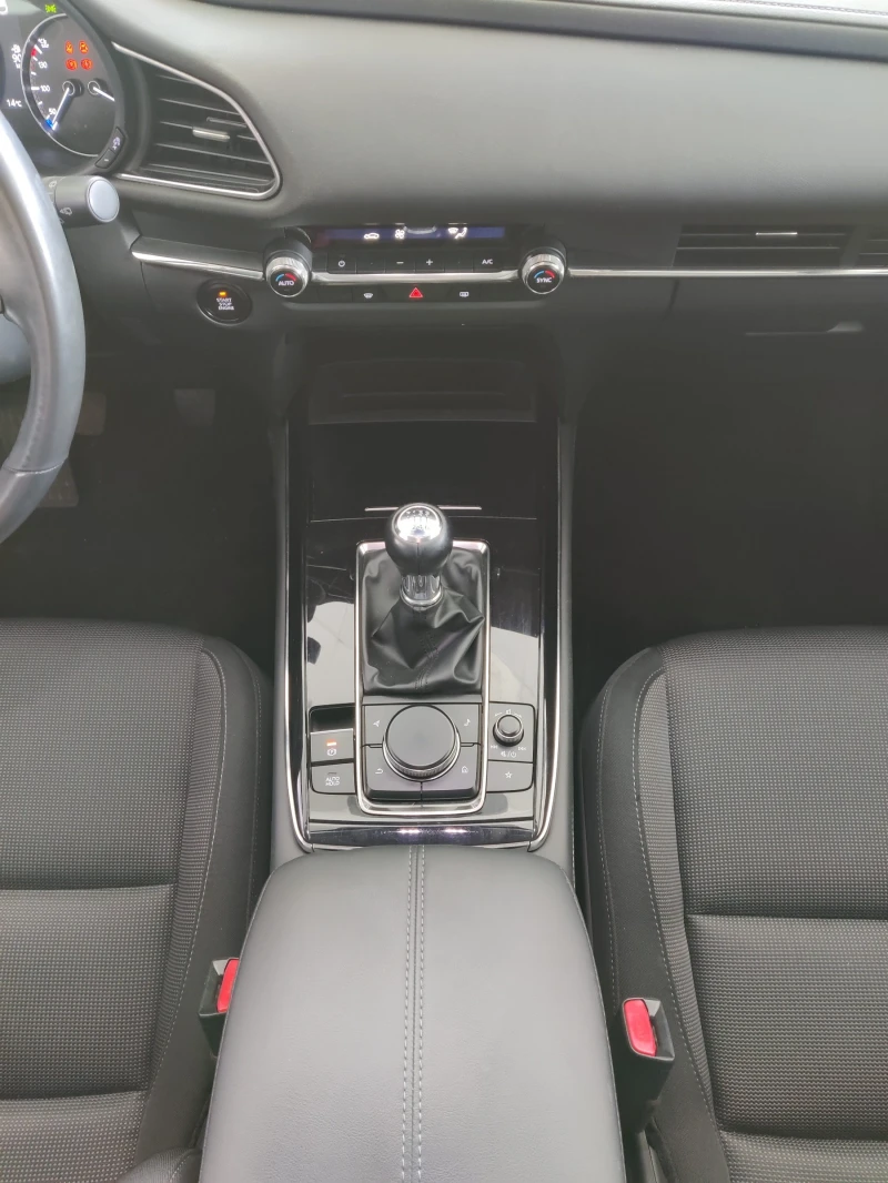 Mazda CX-30 2.0i Skyactiv-G, снимка 11 - Автомобили и джипове - 53495966