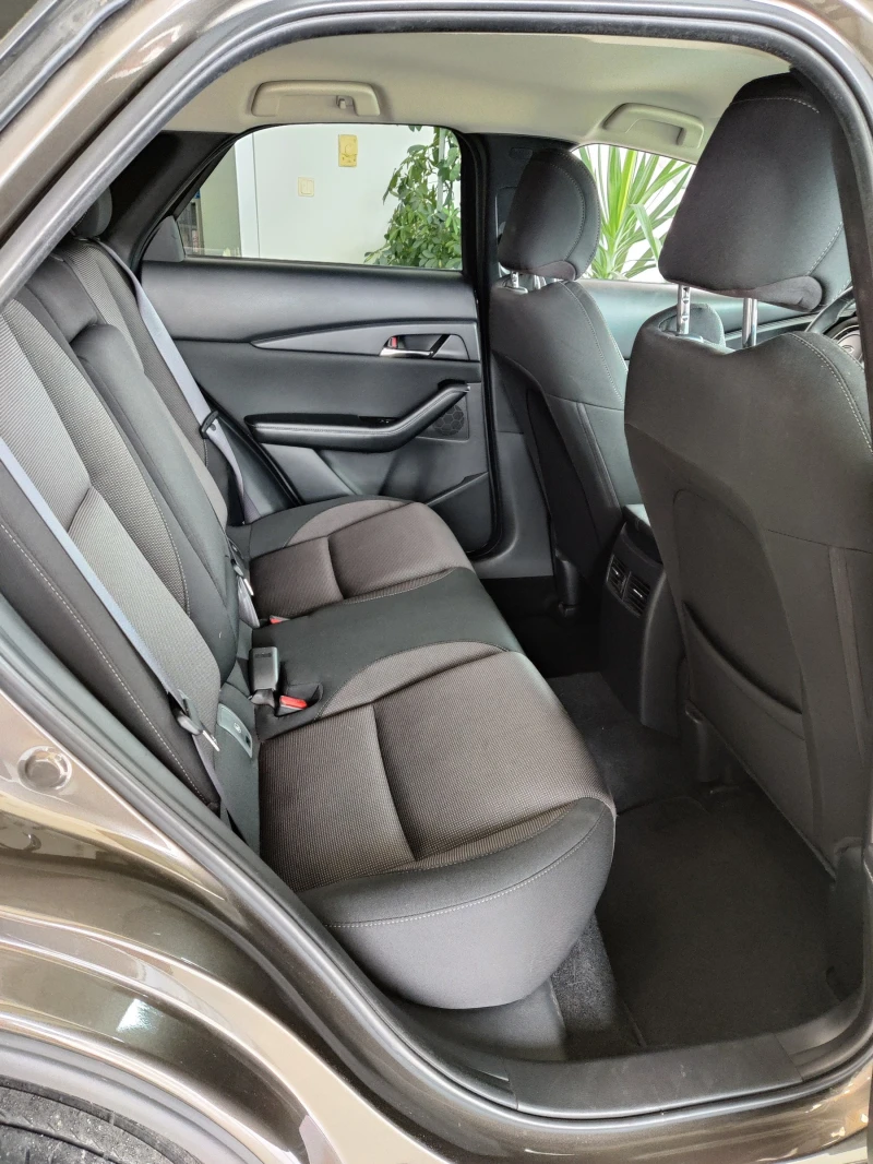 Mazda CX-30 2.0i Skyactiv-G, снимка 6 - Автомобили и джипове - 53495966