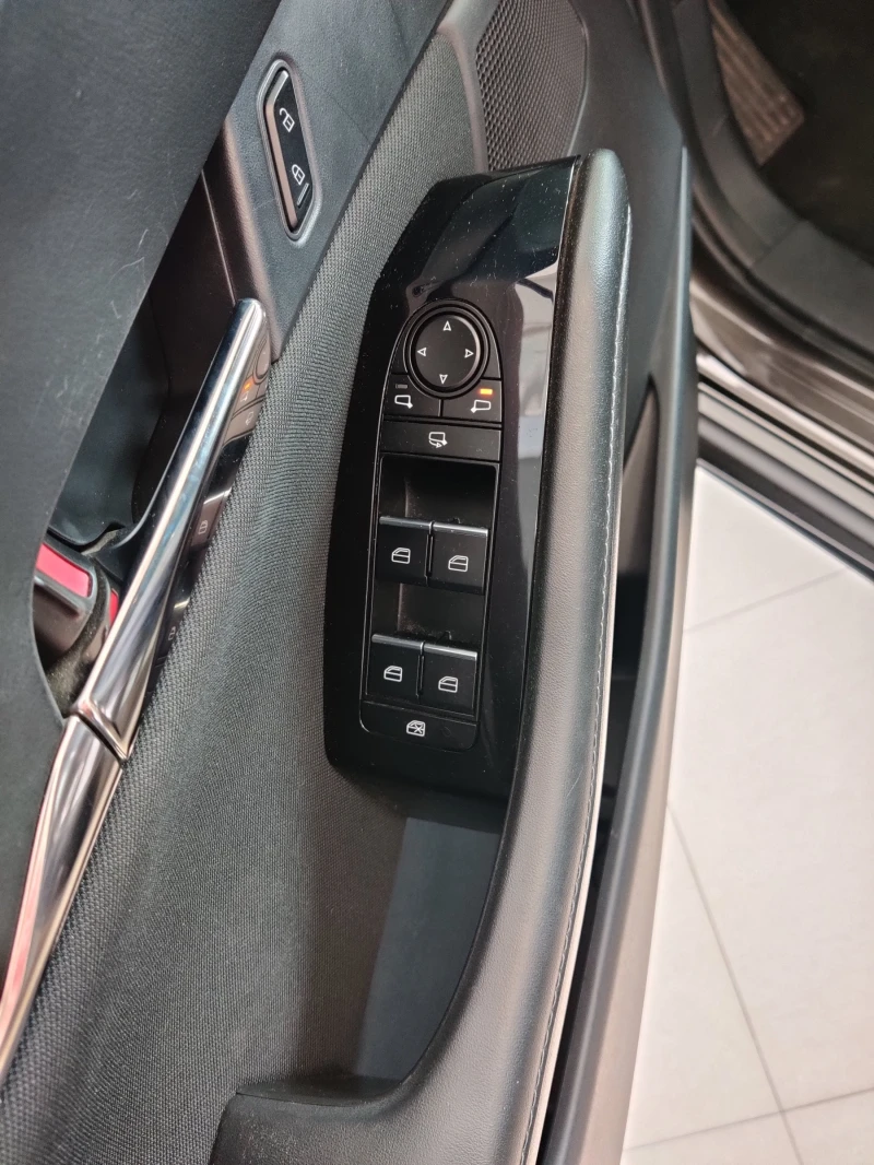 Mazda CX-30 2.0i Skyactiv-G, снимка 16 - Автомобили и джипове - 53495966