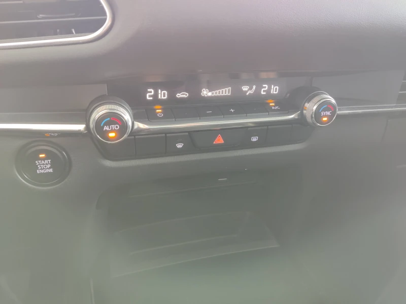 Mazda CX-30 2.0i Skyactiv-G, снимка 12 - Автомобили и джипове - 53495966