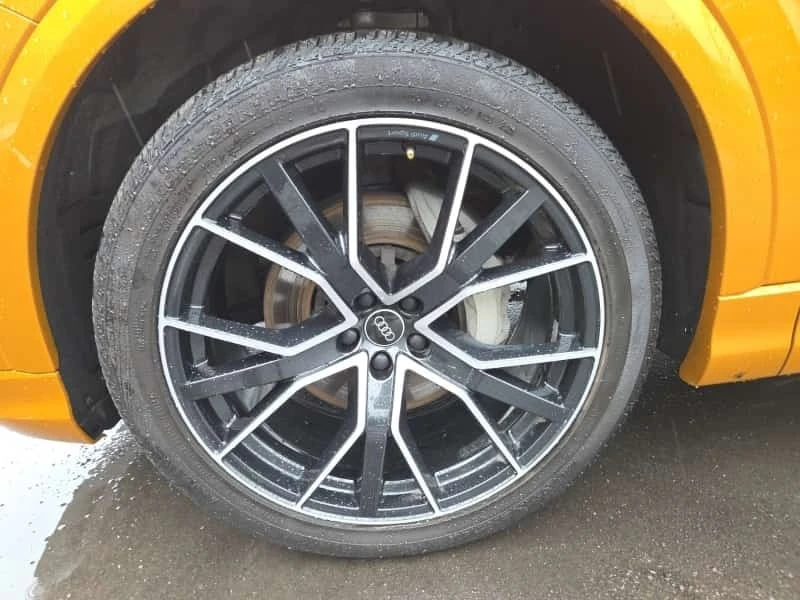 Audi Q8 * TECHNIK * CARFAX * , снимка 2 - Автомобили и джипове - 56480223