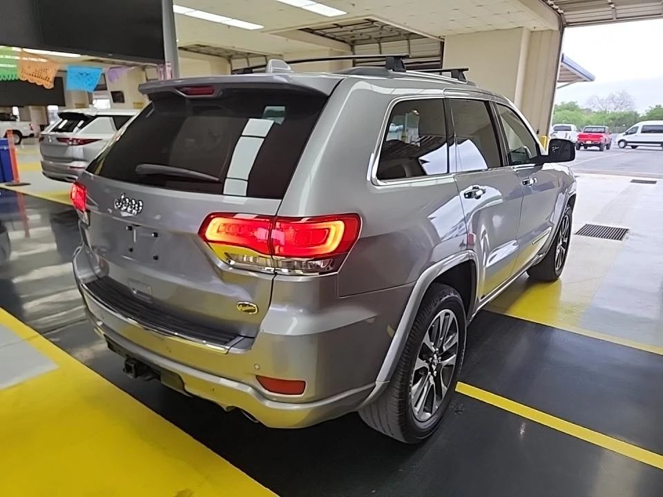 Jeep Grand cherokee 2018 Jeep Grand Cherokee Overland - изображение 6