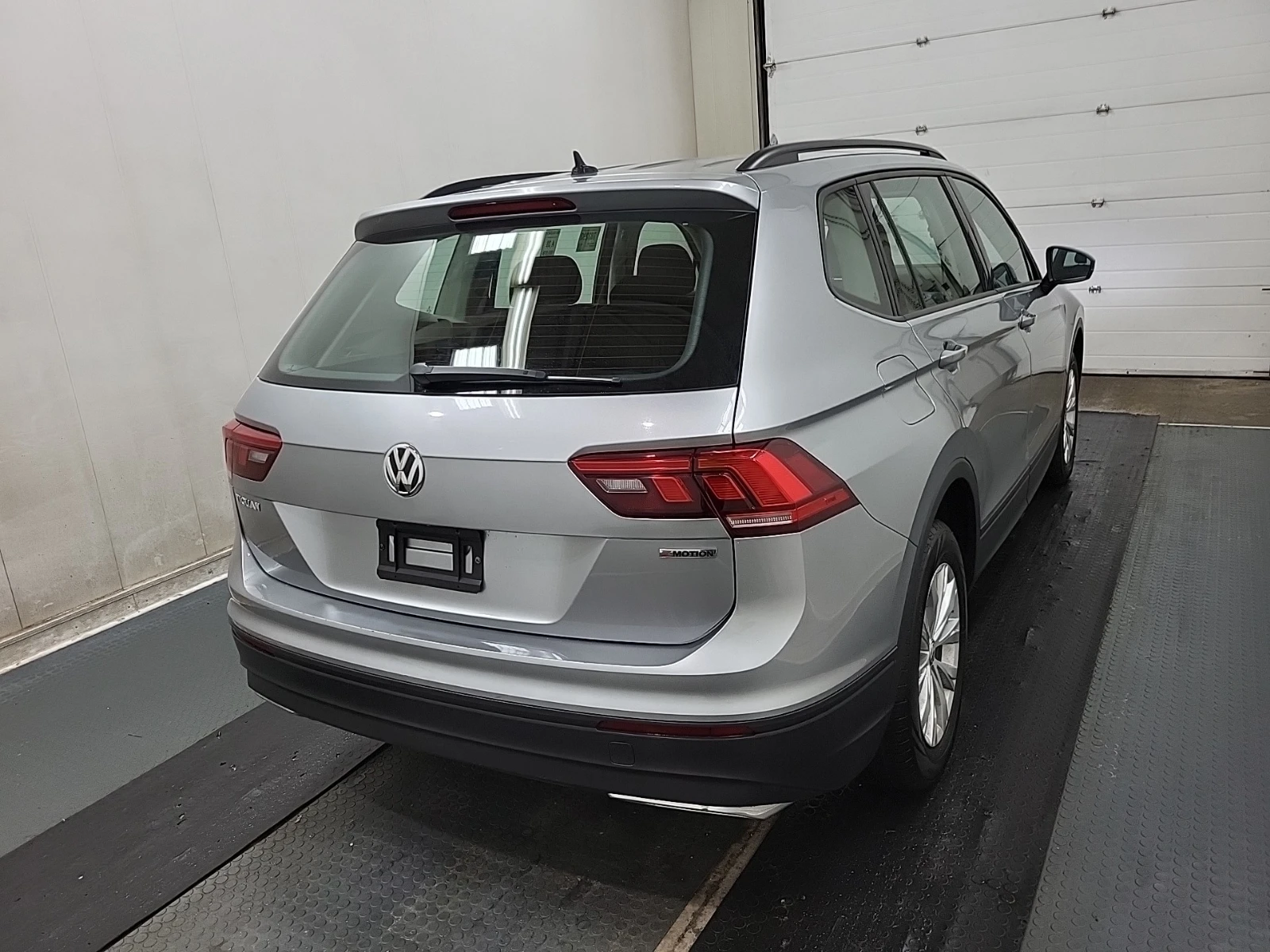 VW Tiguan * S* * АвтоКредит*  - изображение 3