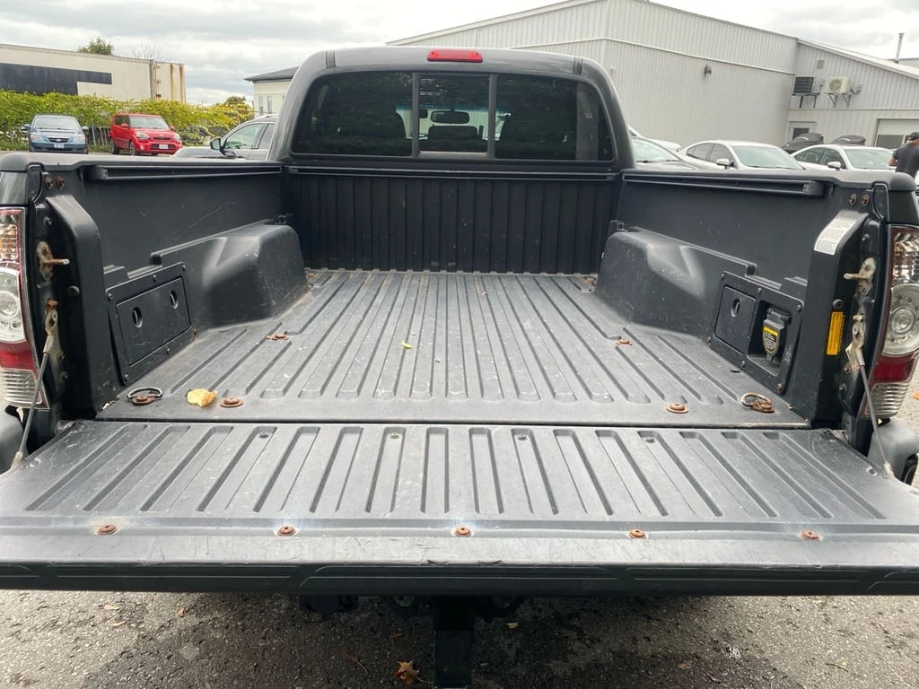 Toyota Tacoma * 4WD Double Cab V6 Auto * CARFAX * БЕЗ ПЪРВОНАЧАЛ - изображение 9