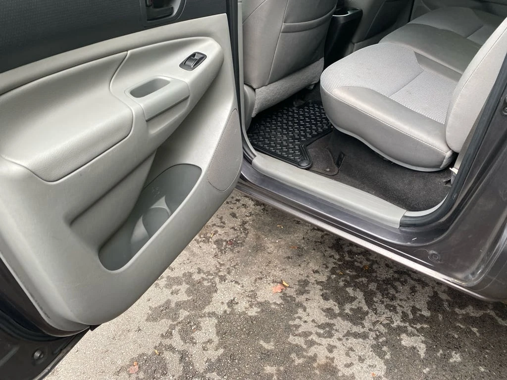 Toyota Tacoma * 4WD Double Cab V6 Auto * CARFAX * БЕЗ ПЪРВОНАЧАЛ - изображение 10