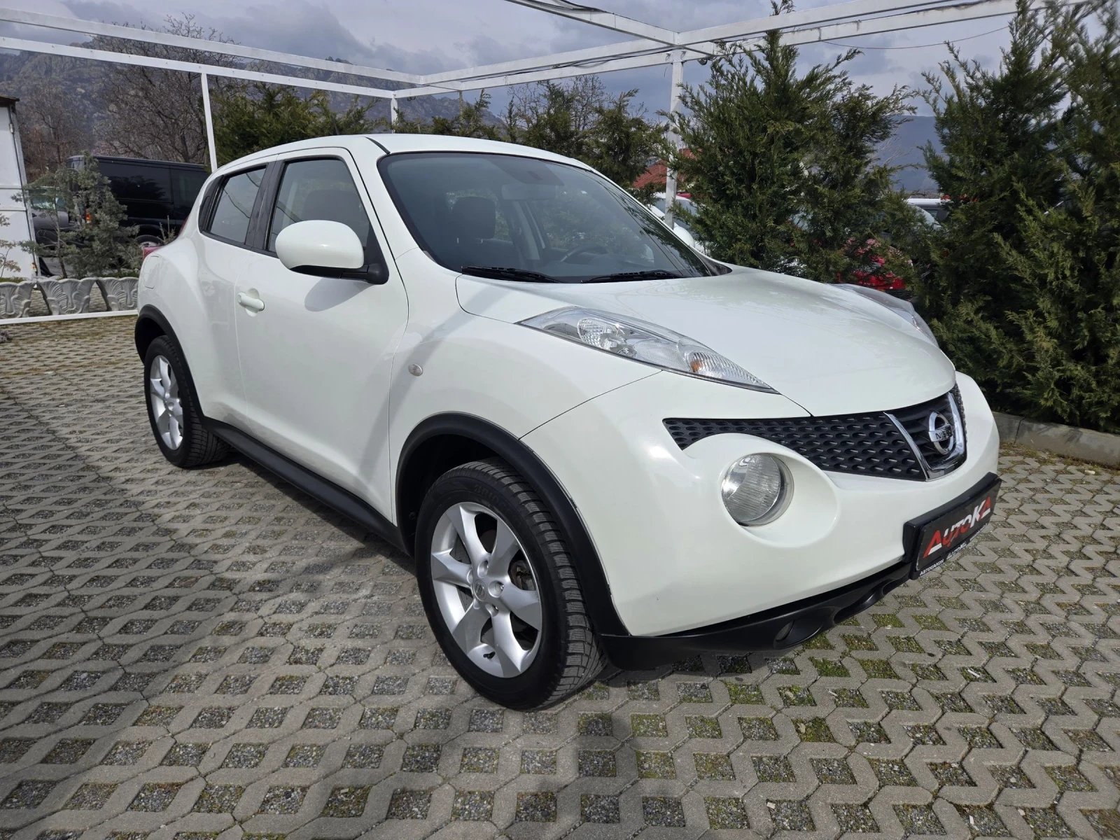 Nissan Juke 1.6i-117кс= ФАБРИЧНА ГАЗ= НАВИГАЦИЯ= КЛИМАТРОНИК, снимка 2 - Автомобили и джипове - 53916702