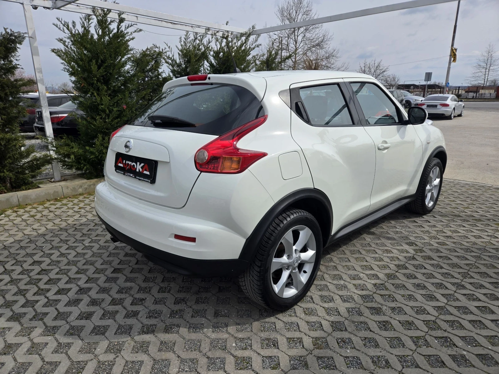 Nissan Juke 1.6i-117кс= ФАБРИЧНА ГАЗ= НАВИГАЦИЯ= КЛИМАТРОНИК, снимка 3 - Автомобили и джипове - 53916702