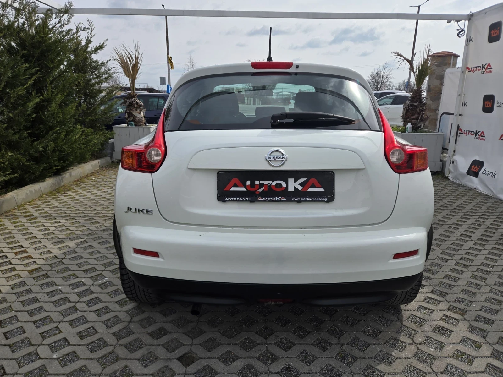 Nissan Juke 1.6i-117кс= ФАБРИЧНА ГАЗ= НАВИГАЦИЯ= КЛИМАТРОНИК, снимка 4 - Автомобили и джипове - 53916702