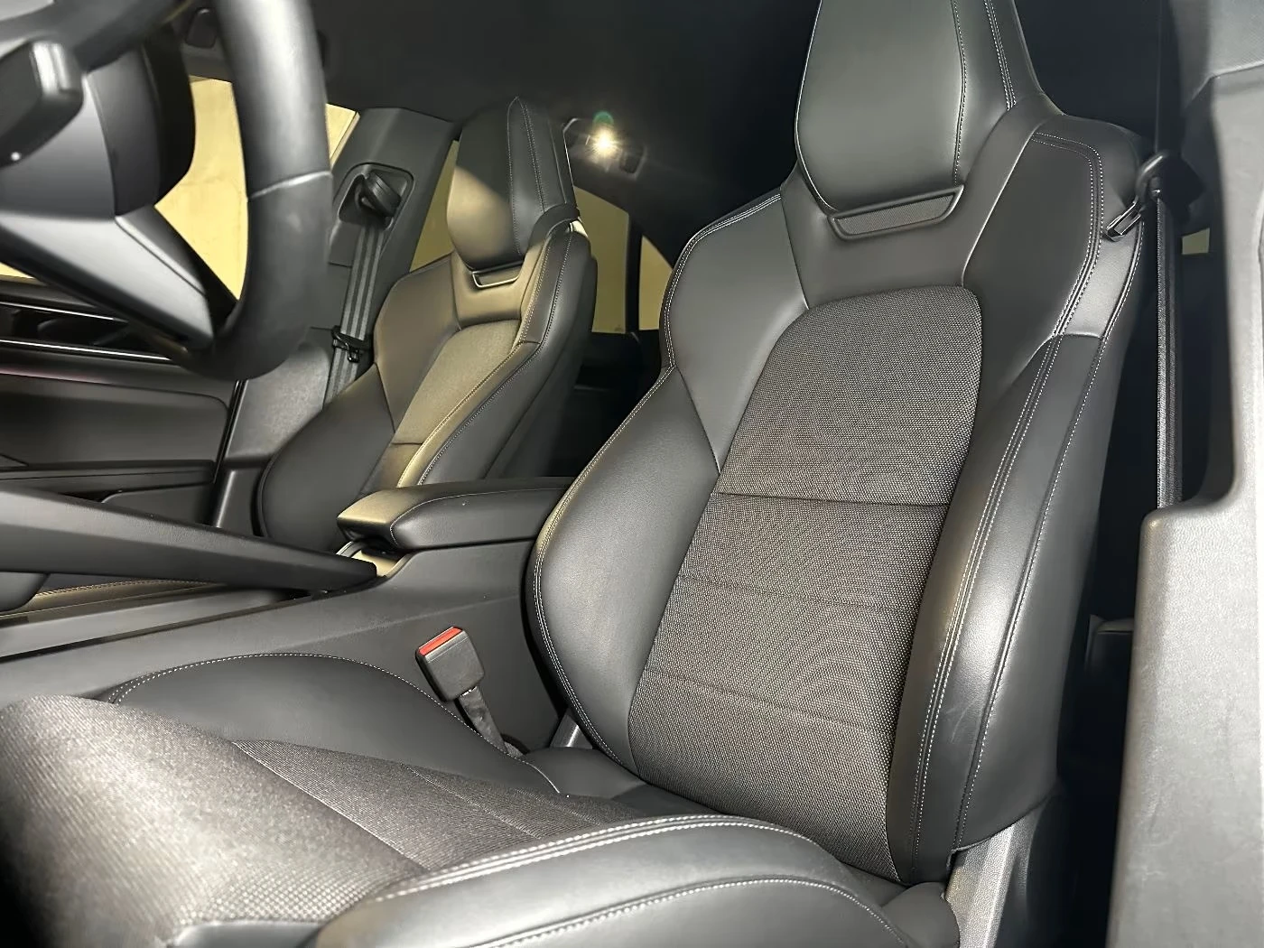 Porsche Macan 4 /  LED-Matrix / 360 - Camera, снимка 14 - Автомобили и джипове - 54139306