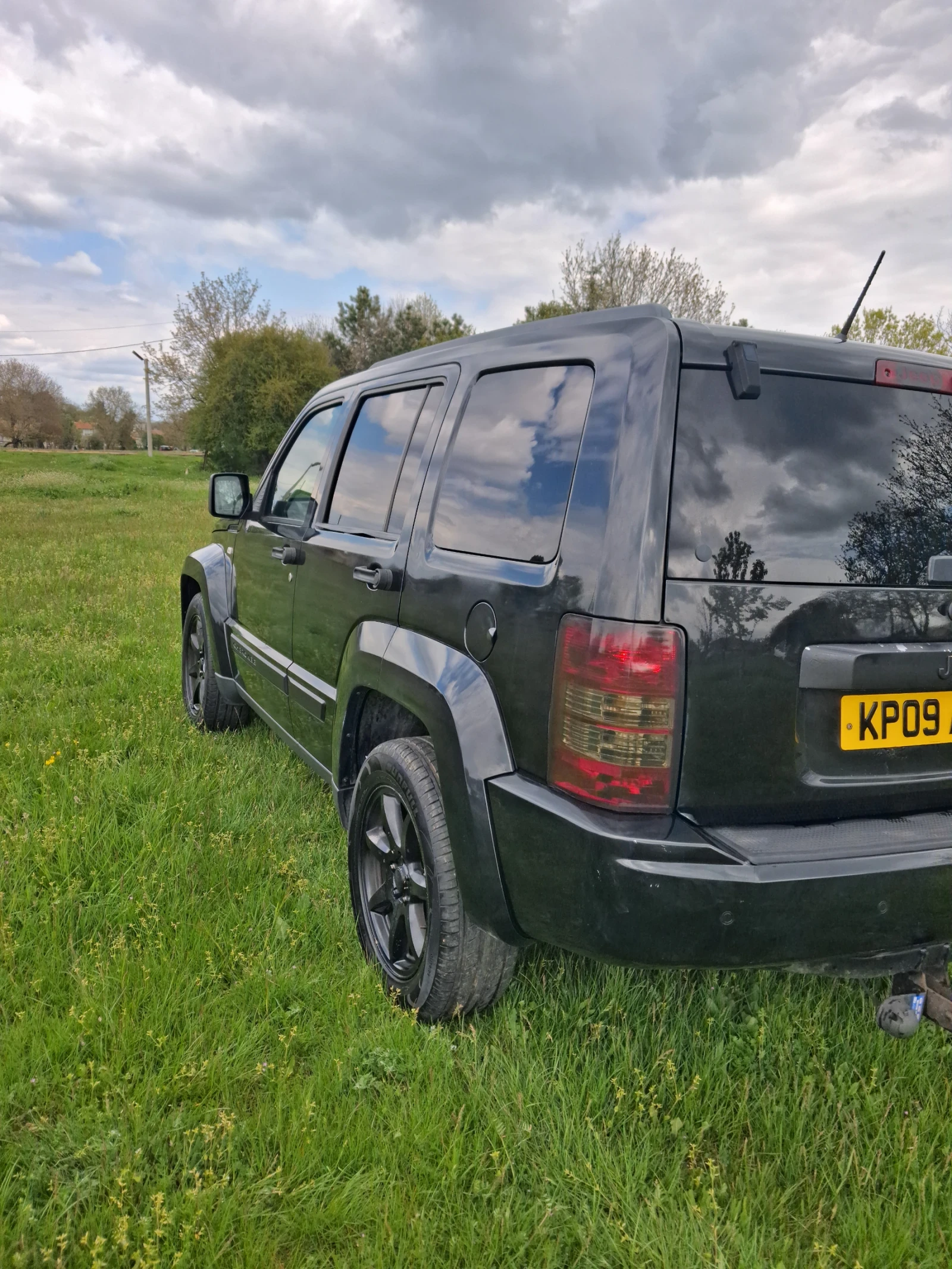 Jeep Cherokee 2.8 CRD 4x4 , снимка 4 - Автомобили и джипове - 54762959
