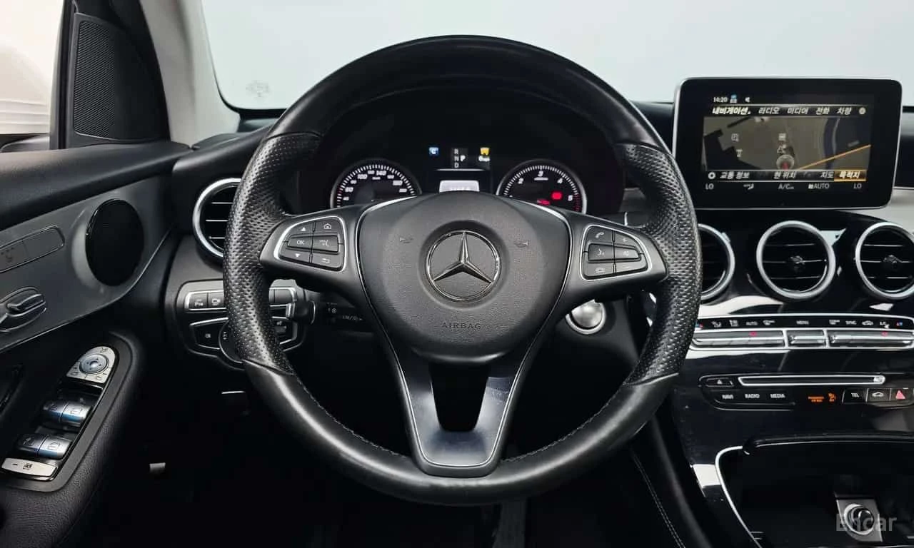 Mercedes-Benz GLC 220 d 4MATIC Coupe/ФИНАНСИРАНЕ, снимка 14 - Автомобили и джипове - 55565603
