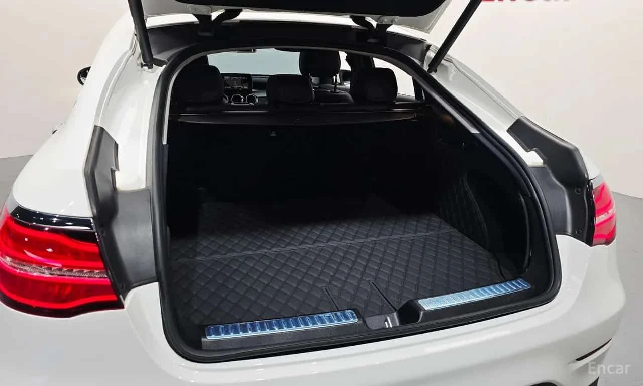 Mercedes-Benz GLC 220 d 4MATIC Coupe/ФИНАНСИРАНЕ, снимка 17 - Автомобили и джипове - 55565603