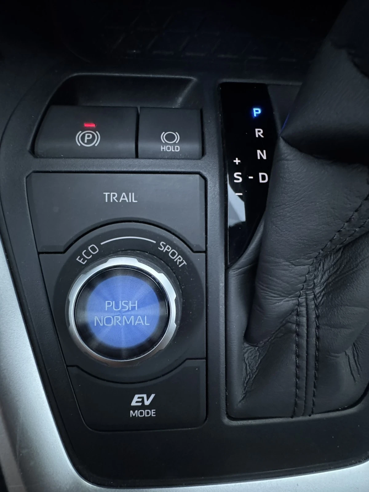 Toyota Rav4 XSE Hybrid, снимка 11 - Автомобили и джипове - 55658789