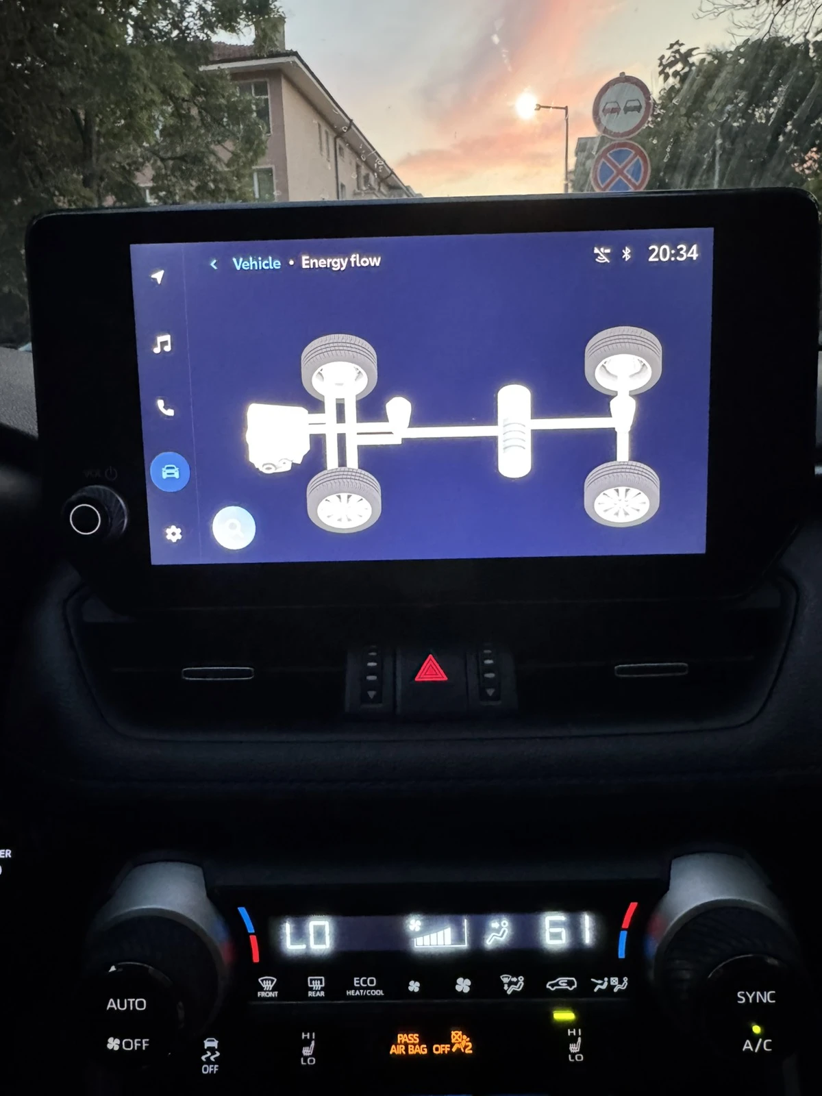 Toyota Rav4 XSE Hybrid, снимка 13 - Автомобили и джипове - 55658789