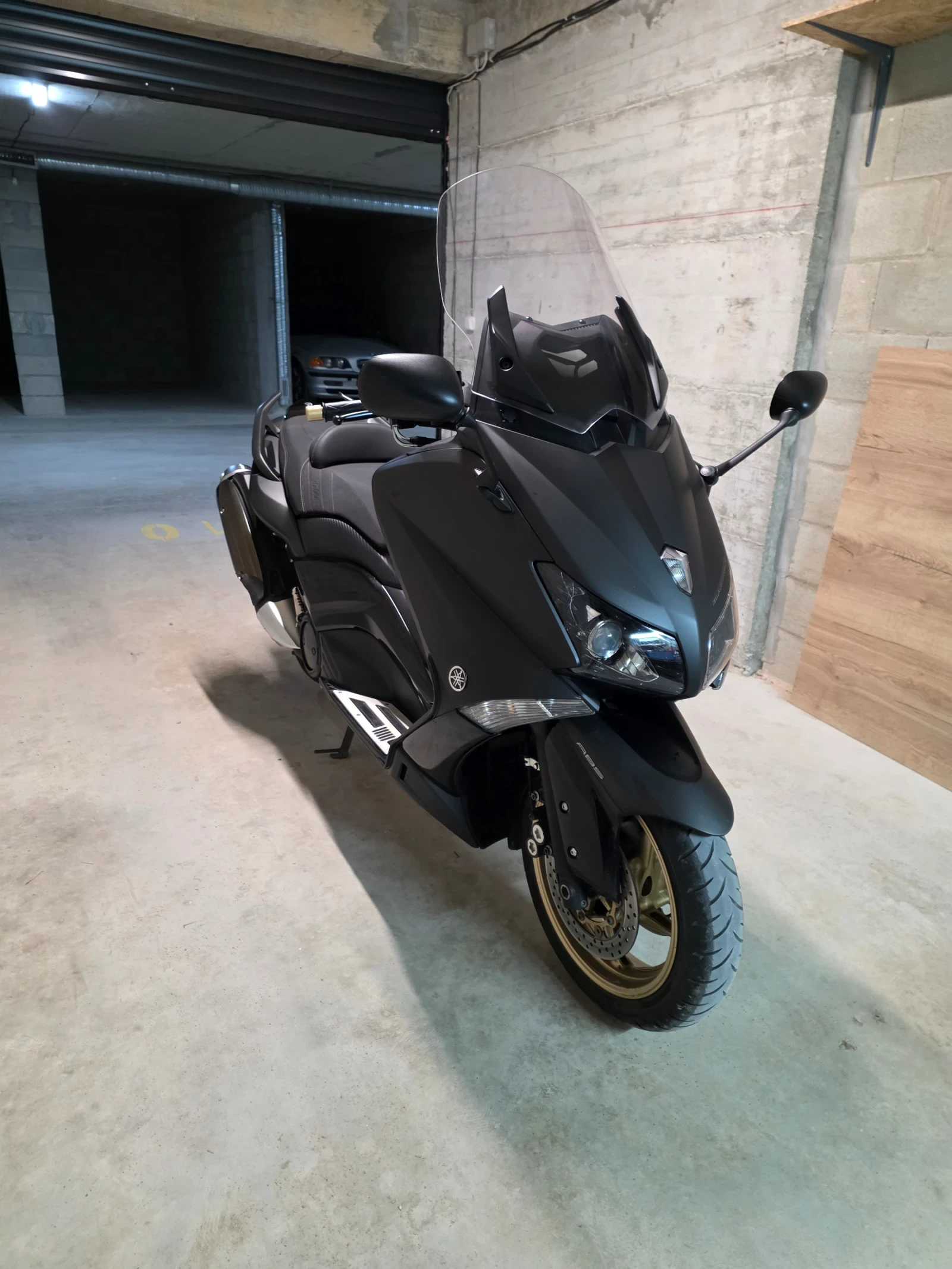 Yamaha T-max