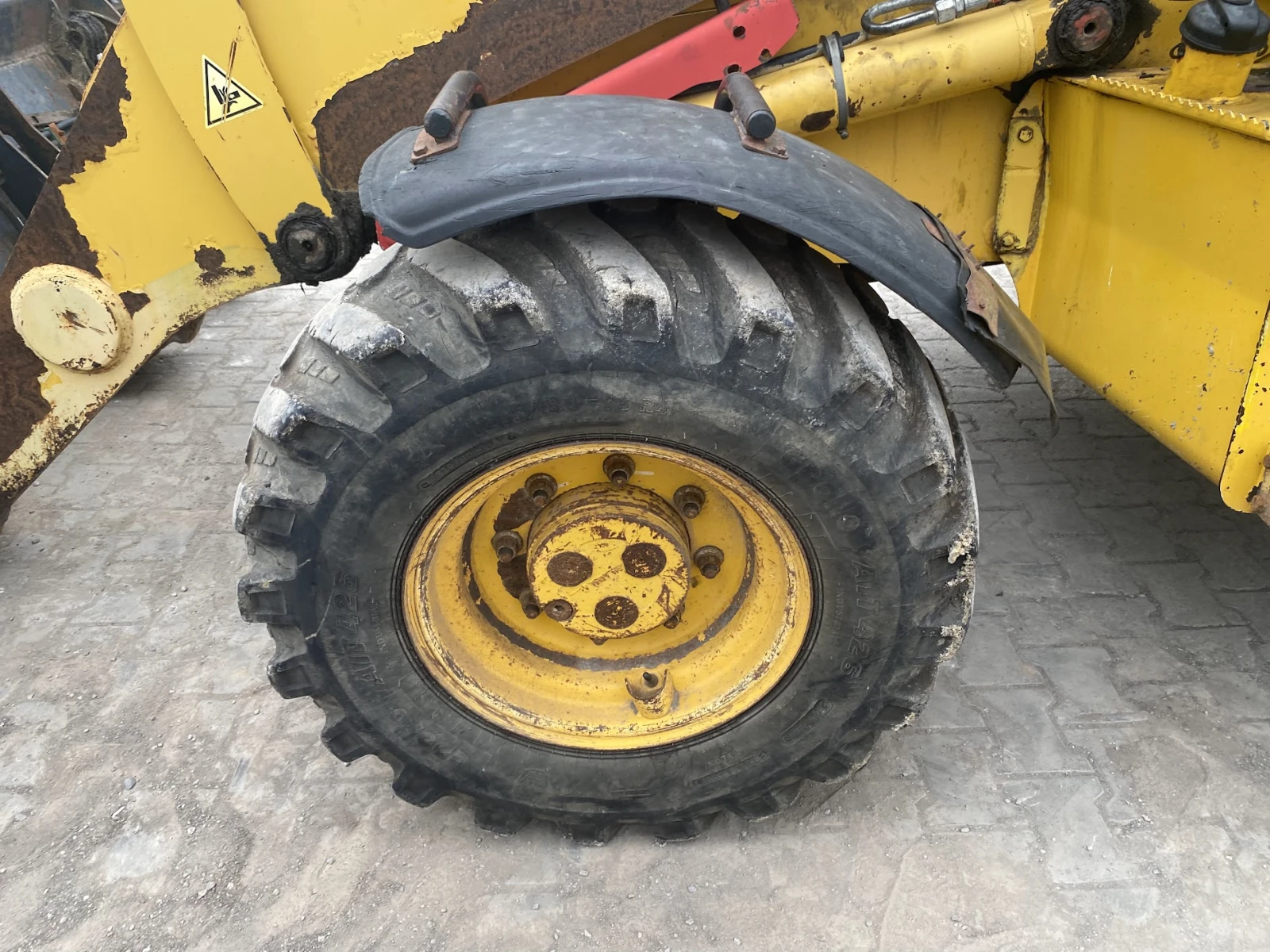 Багер Komatsu WB93B - изображение 10