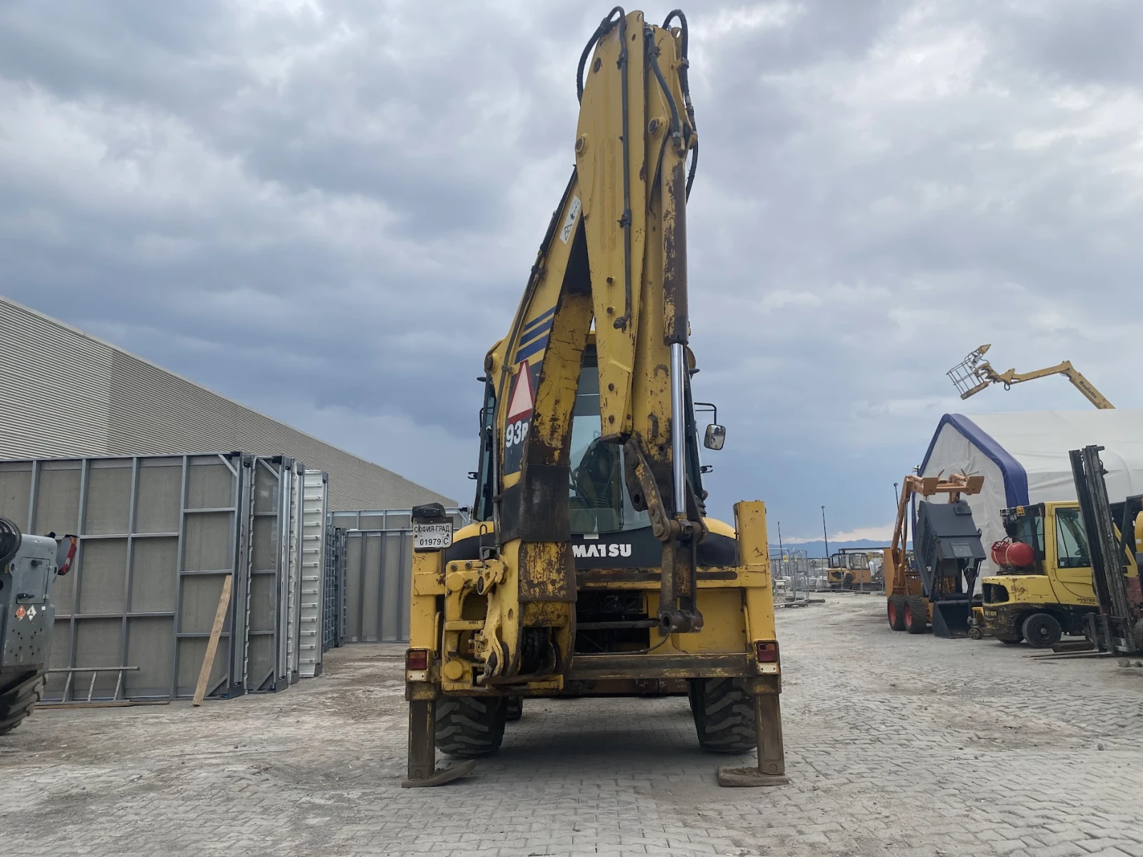 Багер Komatsu WB93B - изображение 7