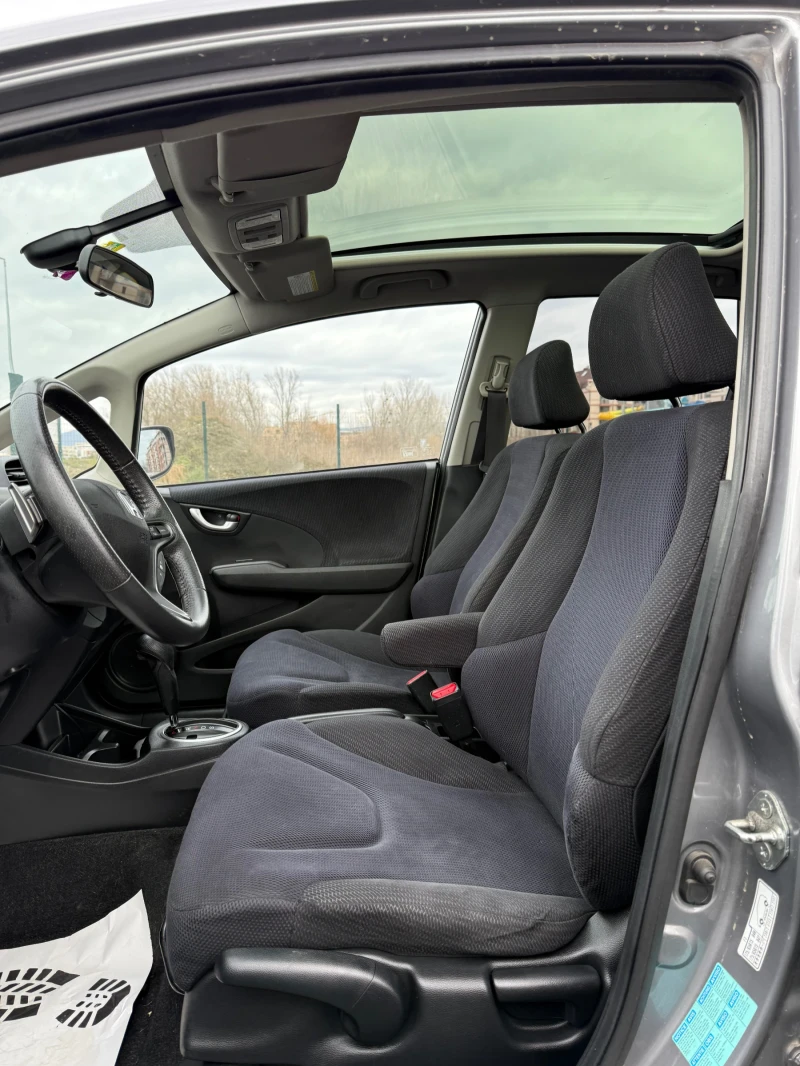 Honda Jazz 1.3i Hybrid Exclusive Swiss, снимка 9 - Автомобили и джипове - 48642365