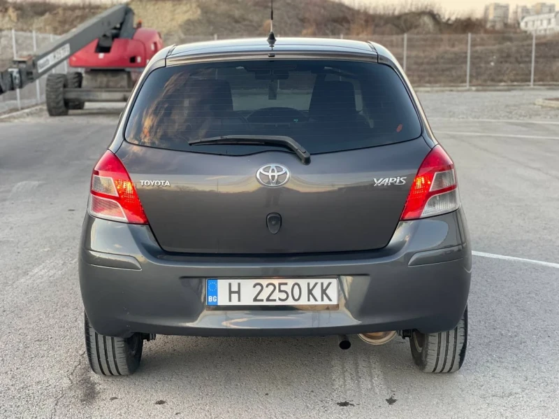 Toyota Yaris 1.33I, снимка 6 - Автомобили и джипове - 48285000