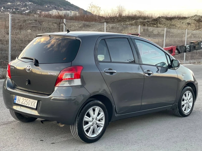 Toyota Yaris 1.33I, снимка 4 - Автомобили и джипове - 48285000