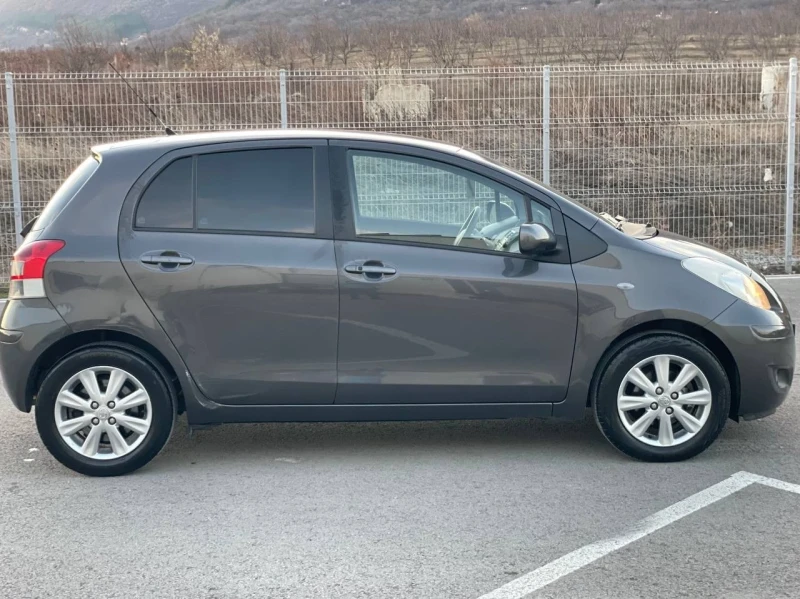 Toyota Yaris 1.33I, снимка 3 - Автомобили и джипове - 48285000