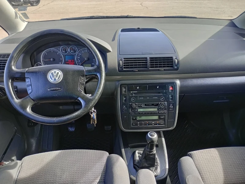 VW Sharan 1.9 TDI 116+ 4 motion 4x4 BUSINESS , снимка 11 - Автомобили и джипове - 49512494