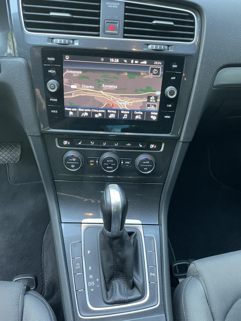 VW Golf 2.0 TDI / 150hp / DSG, снимка 9 - Автомобили и джипове - 50984891