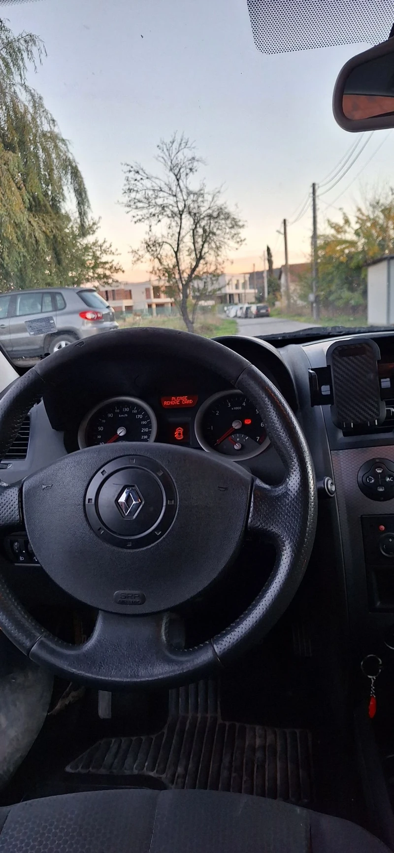 Renault Megane 2.0 16v, снимка 8 - Автомобили и джипове - 52187805