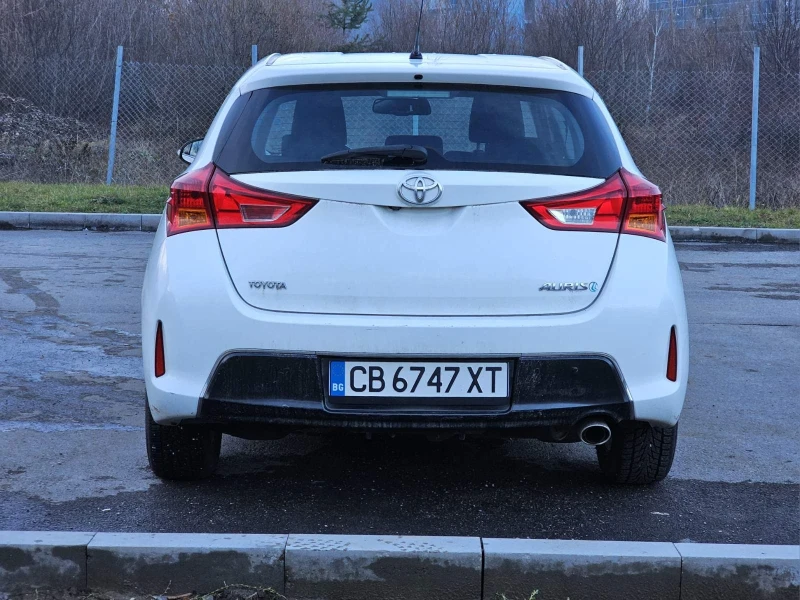 Toyota Auris, снимка 6 - Автомобили и джипове - 52895315