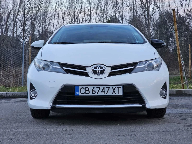 Toyota Auris, снимка 2 - Автомобили и джипове - 52895315