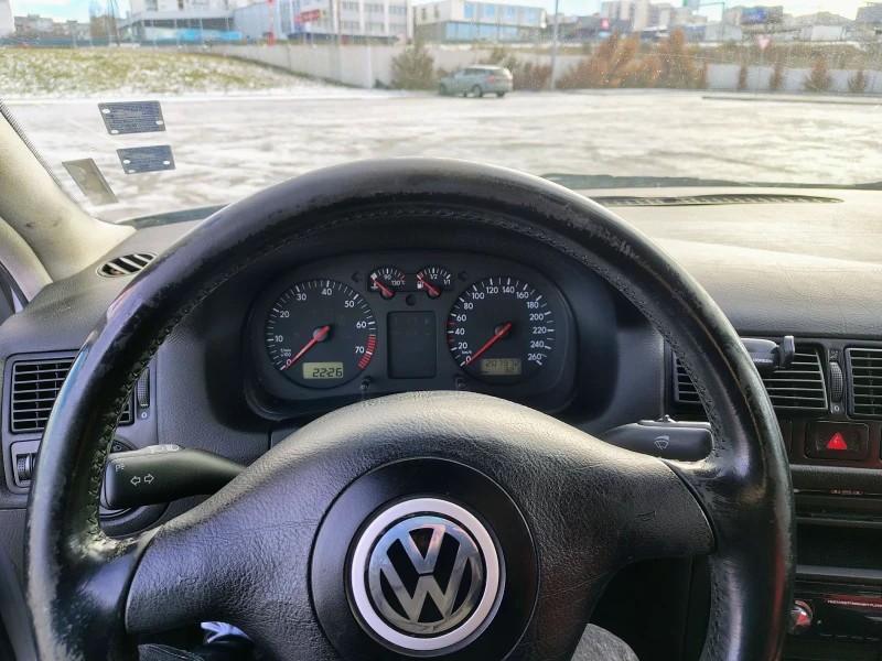 VW Golf 2001 Golf IV 1.6 SR, снимка 4 - Автомобили и джипове - 53386488