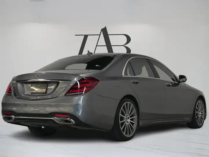 Mercedes-Benz S 560 AMG PKG * CARFAX * АВТО КРЕДИТ * , снимка 4 - Автомобили и джипове - 54744839