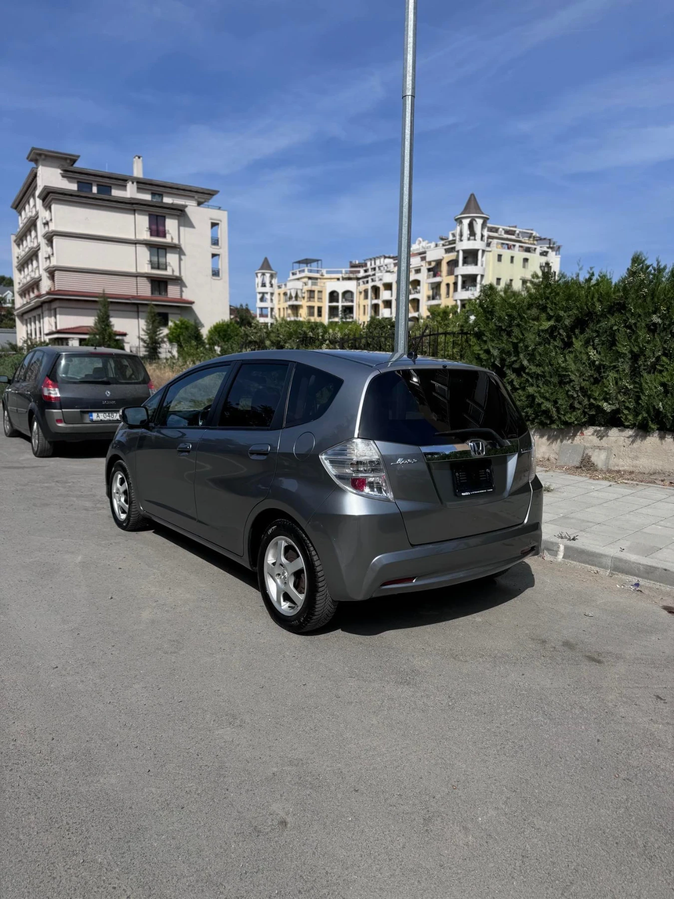 Honda Jazz 1.3i Hybrid Exclusive Swiss - изображение 4