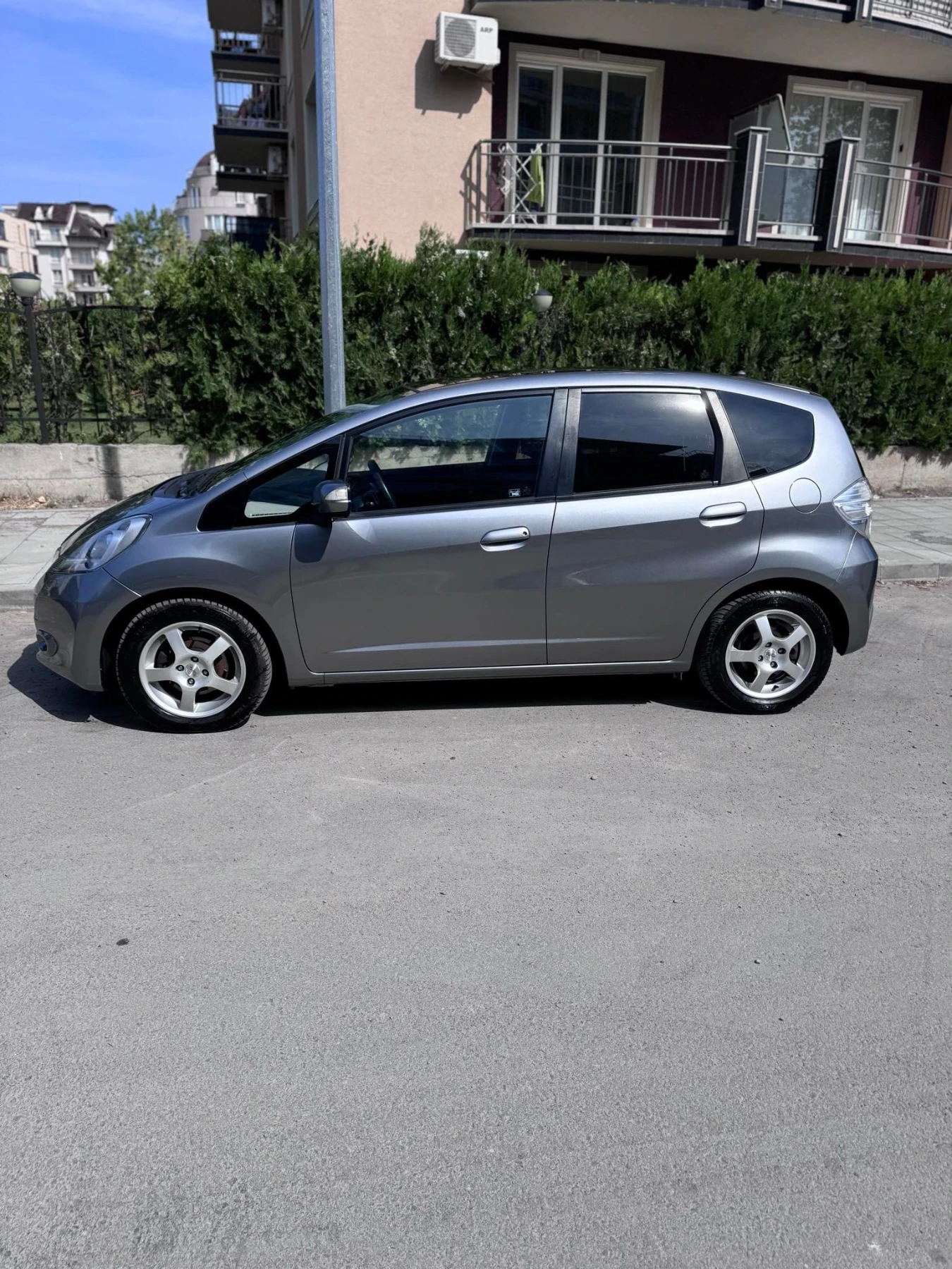 Honda Jazz 1.3i Hybrid Exclusive Swiss - изображение 5