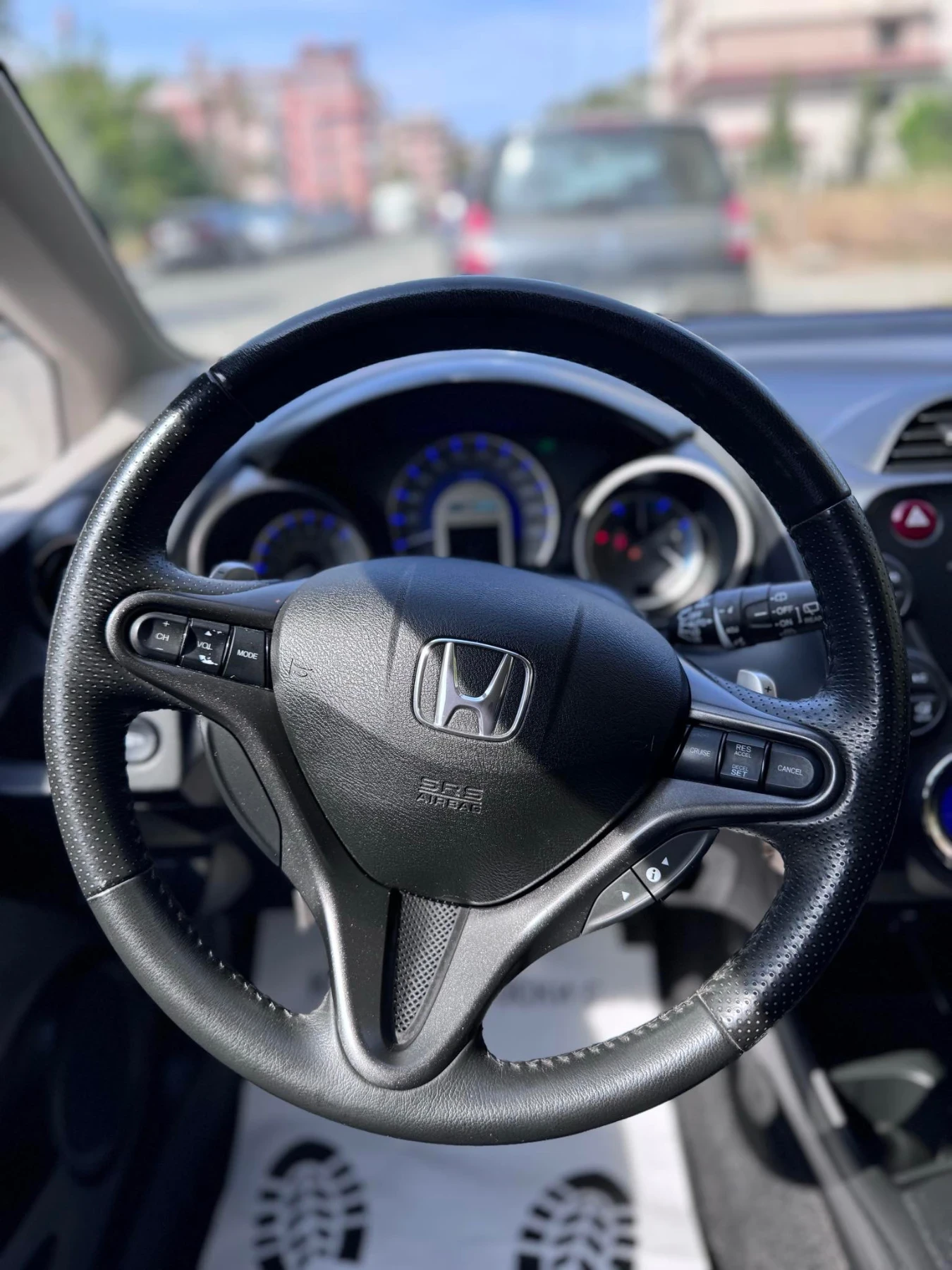 Honda Jazz 1.3i Hybrid Exclusive Swiss - изображение 10