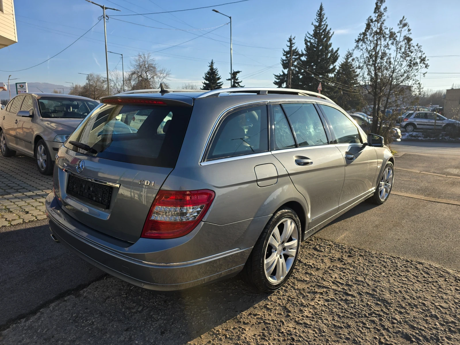 Mercedes-Benz C 220 2.2 Топ изпълнение - изображение 3