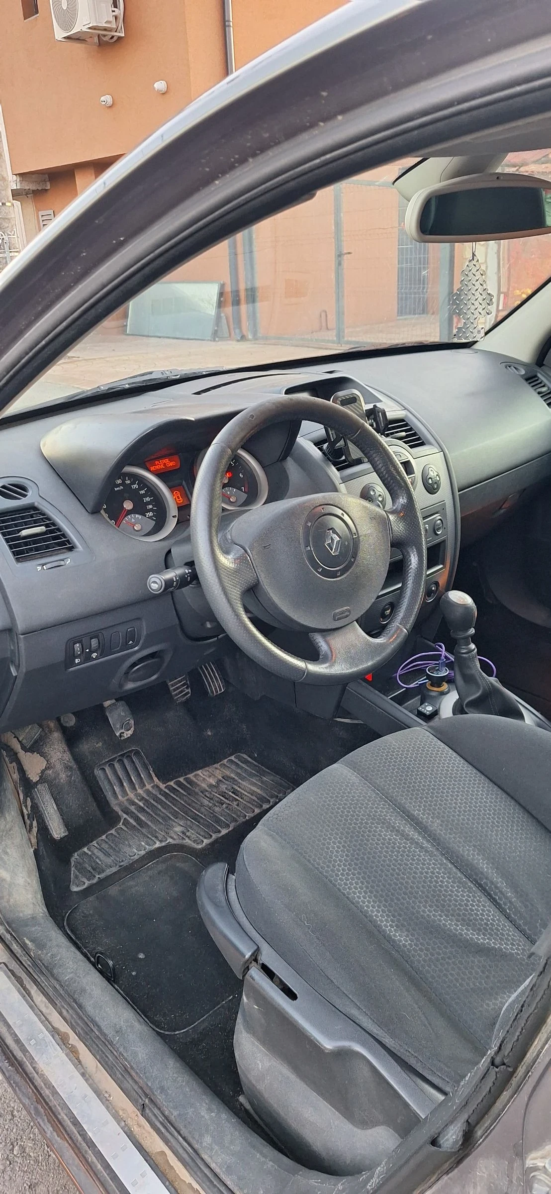 Renault Megane 2.0 16v - изображение 7