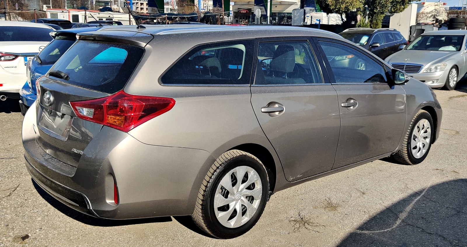 Toyota Auris 1.4 D-4D, снимка 3 - Автомобили и джипове - 53812342