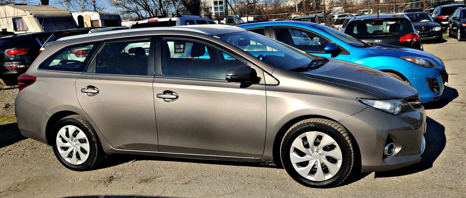 Toyota Auris 1.4 D-4D, снимка 4 - Автомобили и джипове - 53812342