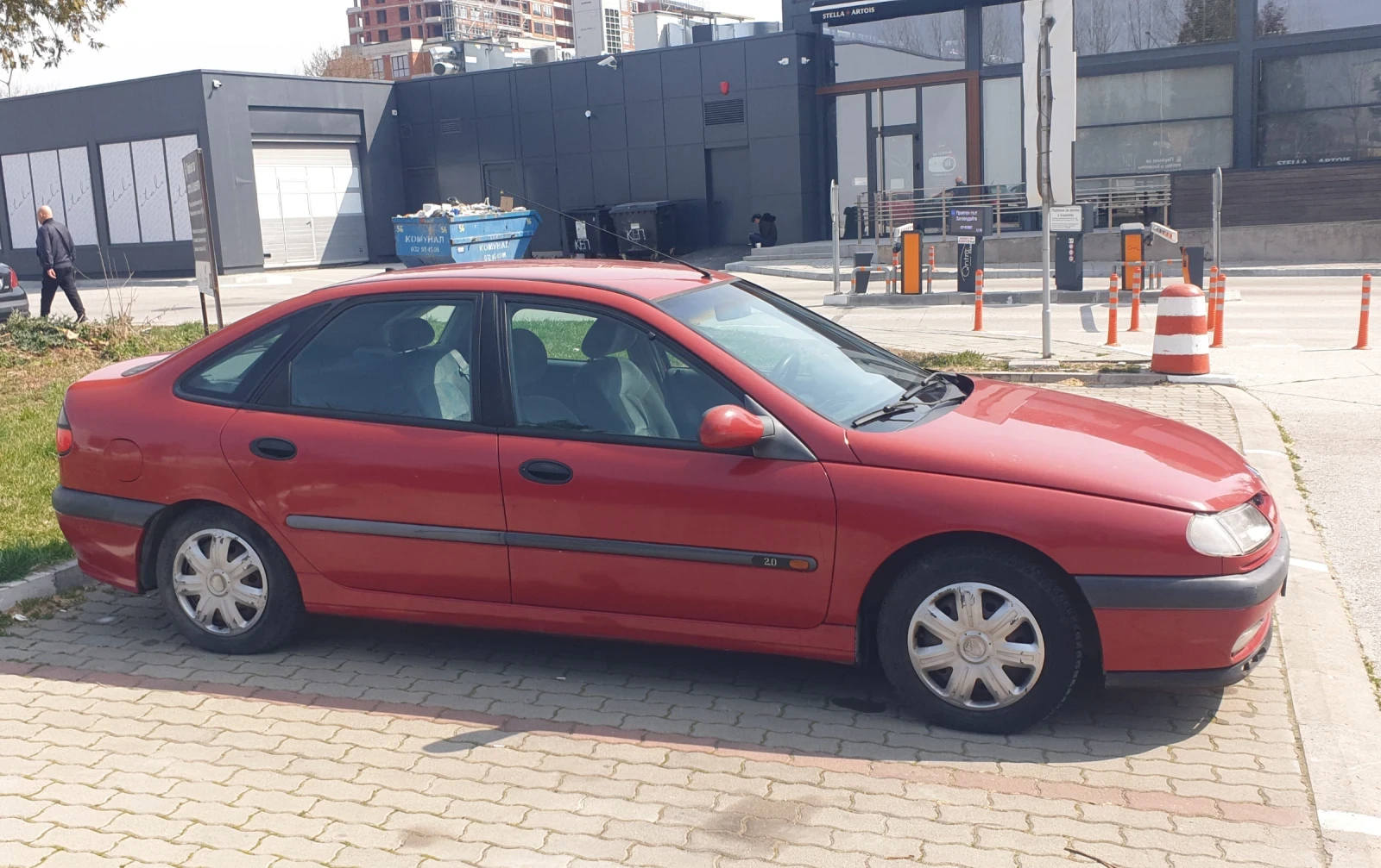 Renault Laguna Бензин/Газ, снимка 4 - Автомобили и джипове - 53880311