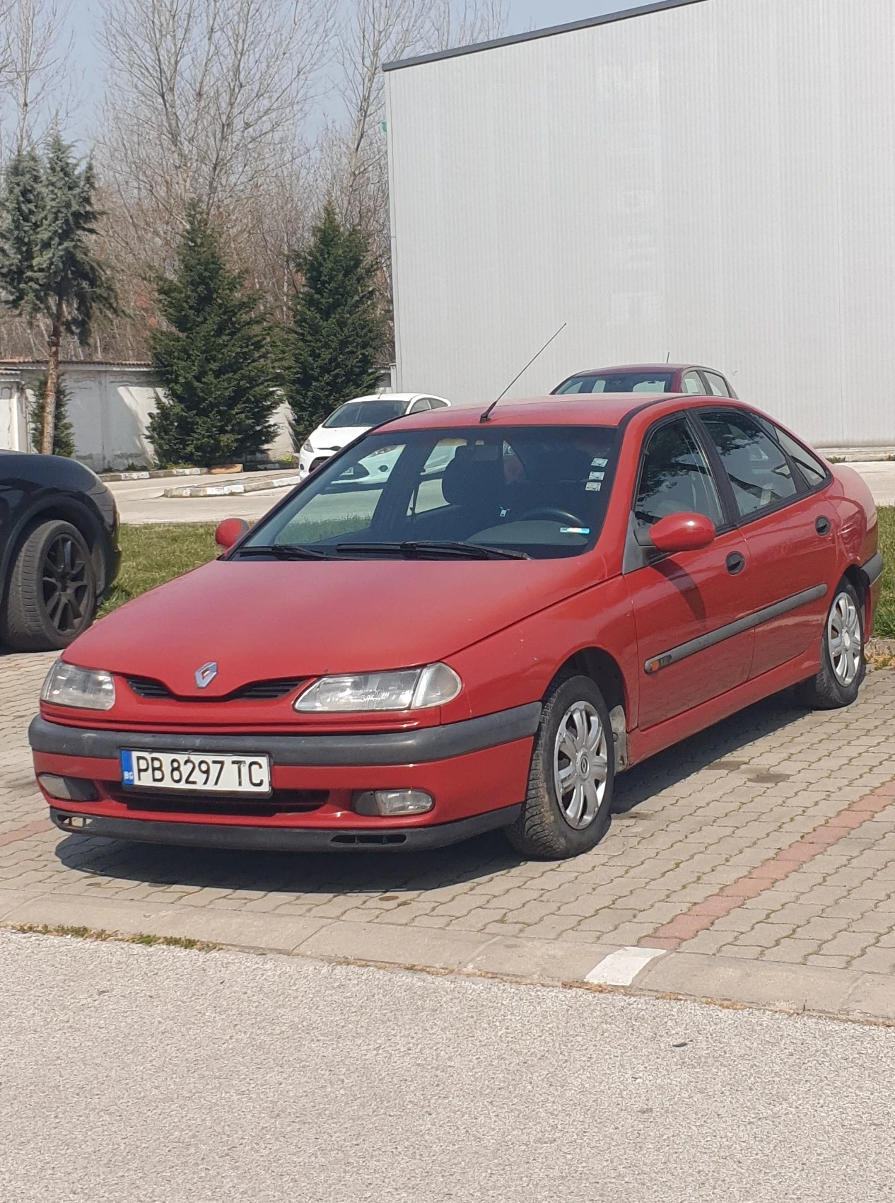 Renault Laguna Бензин/Газ, снимка 2 - Автомобили и джипове - 53880311