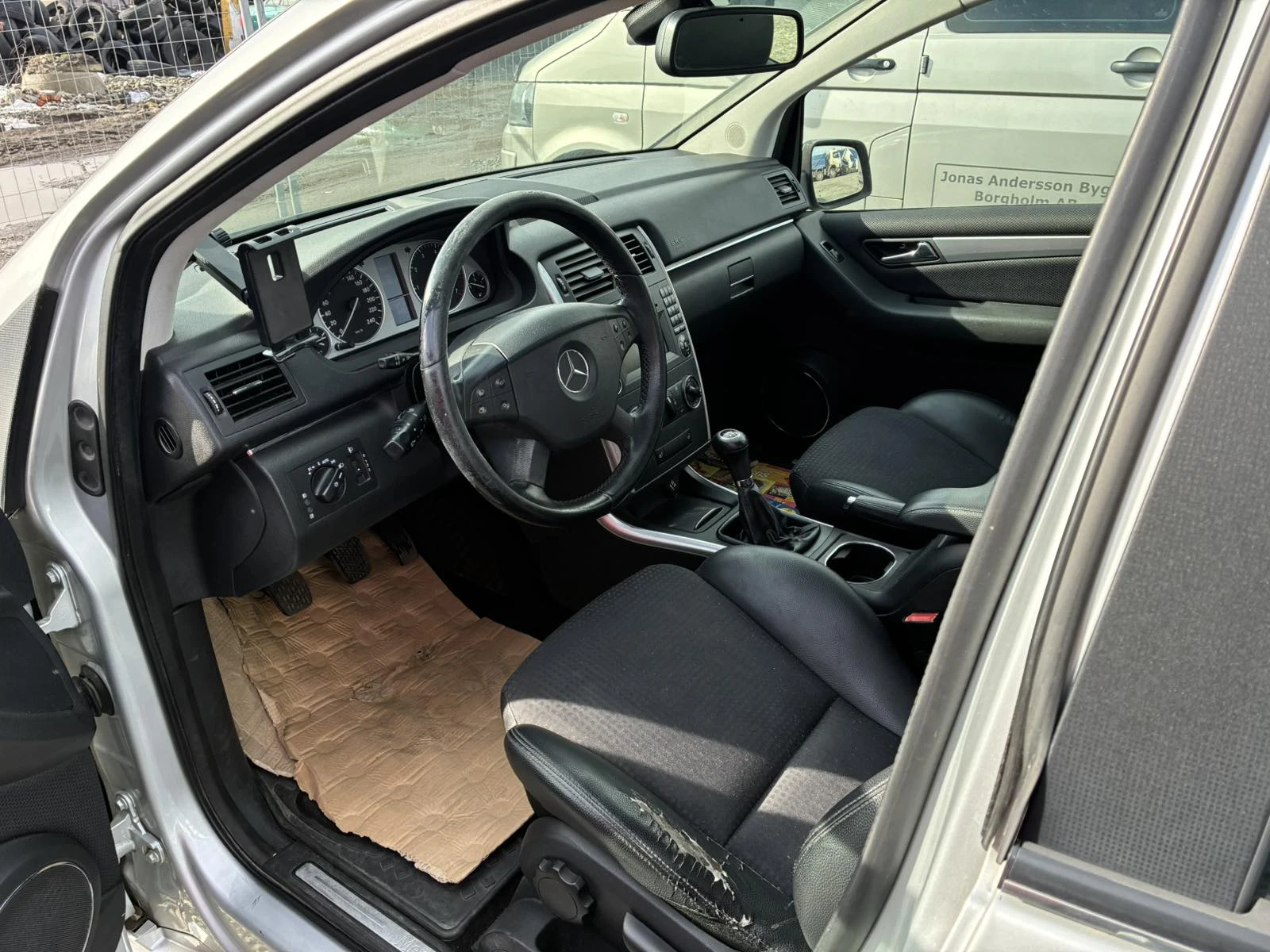 Mercedes-Benz B 180, снимка 6 - Автомобили и джипове - 54024936