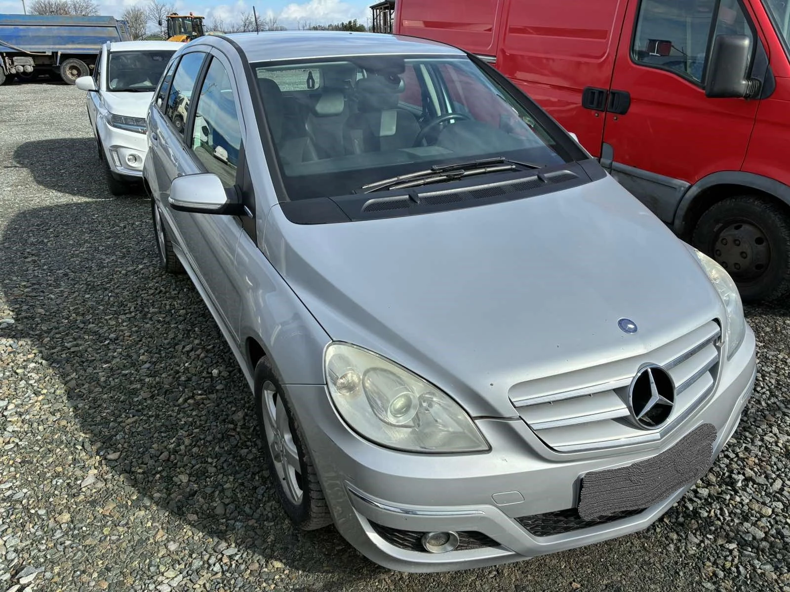 Mercedes-Benz B 180, снимка 2 - Автомобили и джипове - 54024936